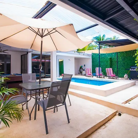 Villa Casa Plata - 10 Bed, 5 Bdrm - One Block From Clubs